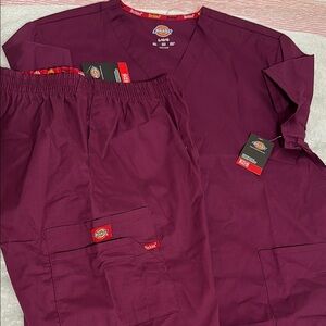 Dickies Burgundy Scrub Set